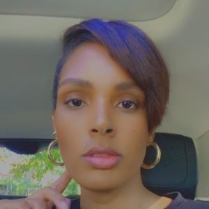 Meet your Posher, Candace